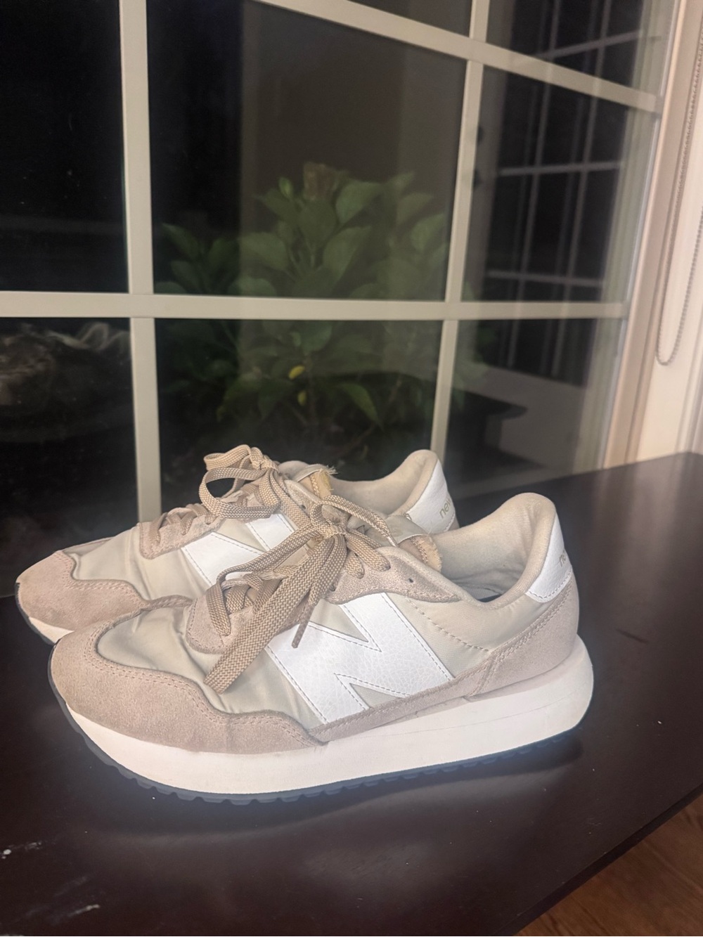 New Balance 237 Women's Beige and White Shoes Retro Runner Sneakers W 8.5 / M 7